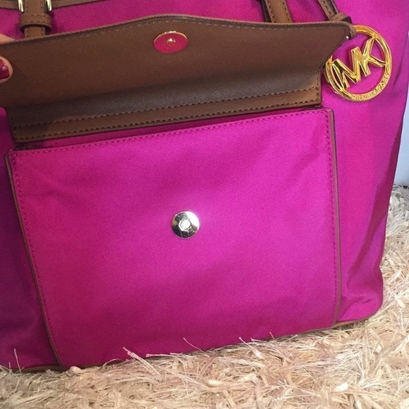 Michael Kors Jet Set Nylon Large Pocket Tote - Picture 14 of 16